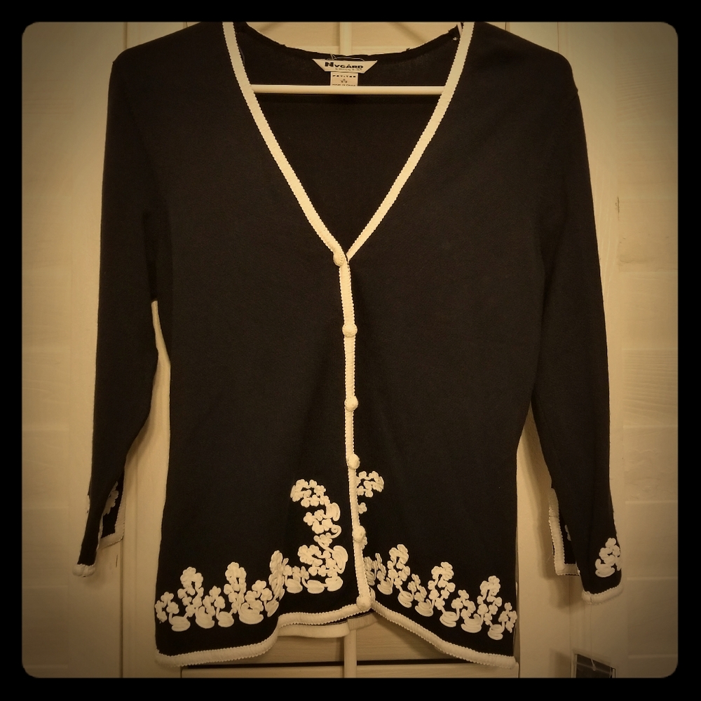 Brand new ladies' sweater